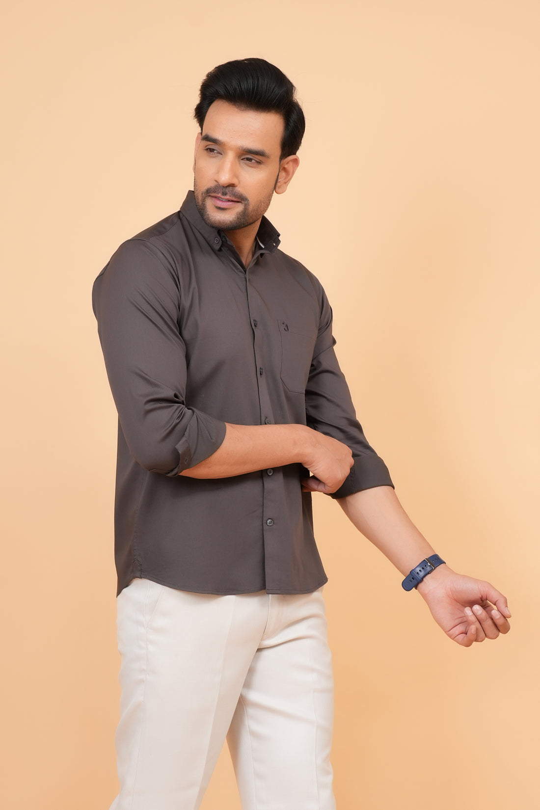 Dark gray tailored fit solid full sleeves formal shirt