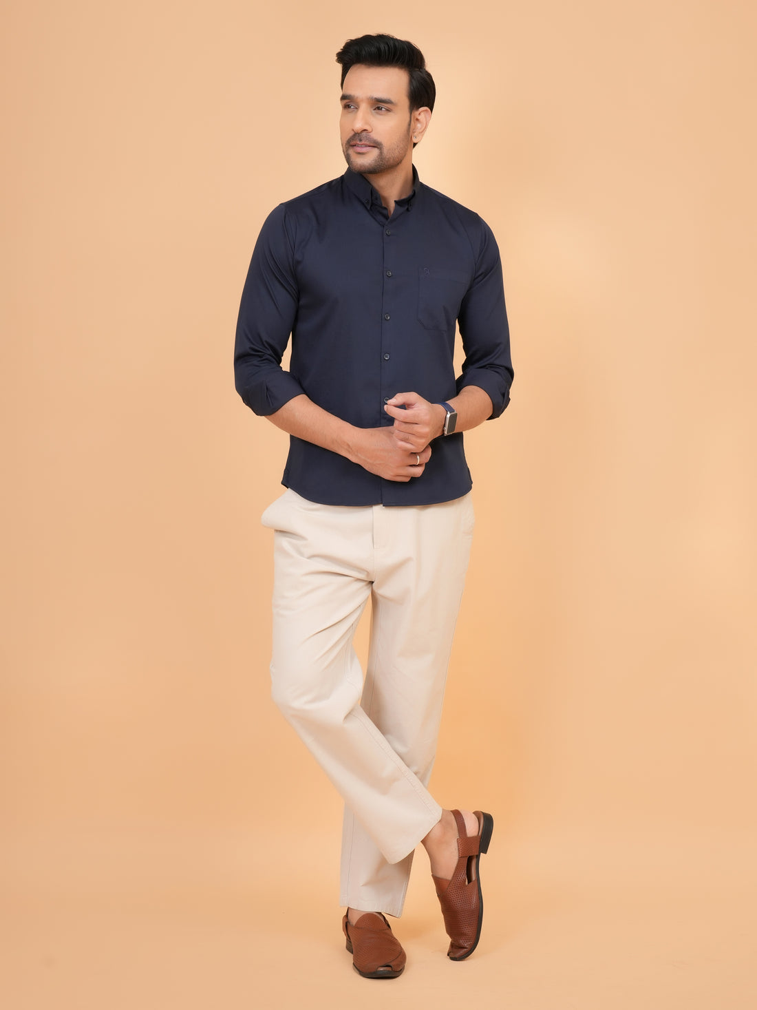 Navy blue tailored fit solid full sleeves formal shirt